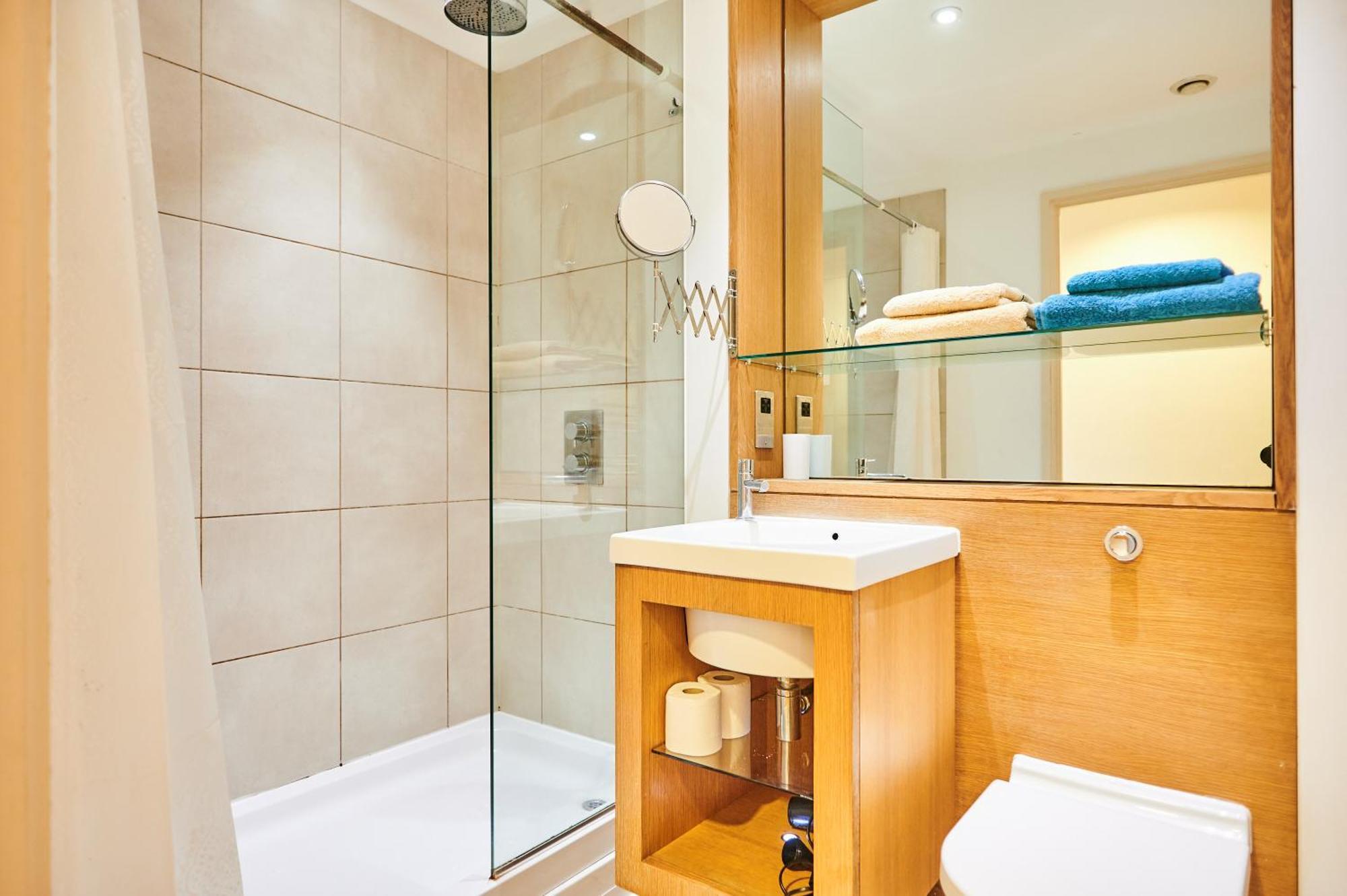 Bright 2 Bedroom Flat In Old Street With Balcony Londen Buitenkant foto