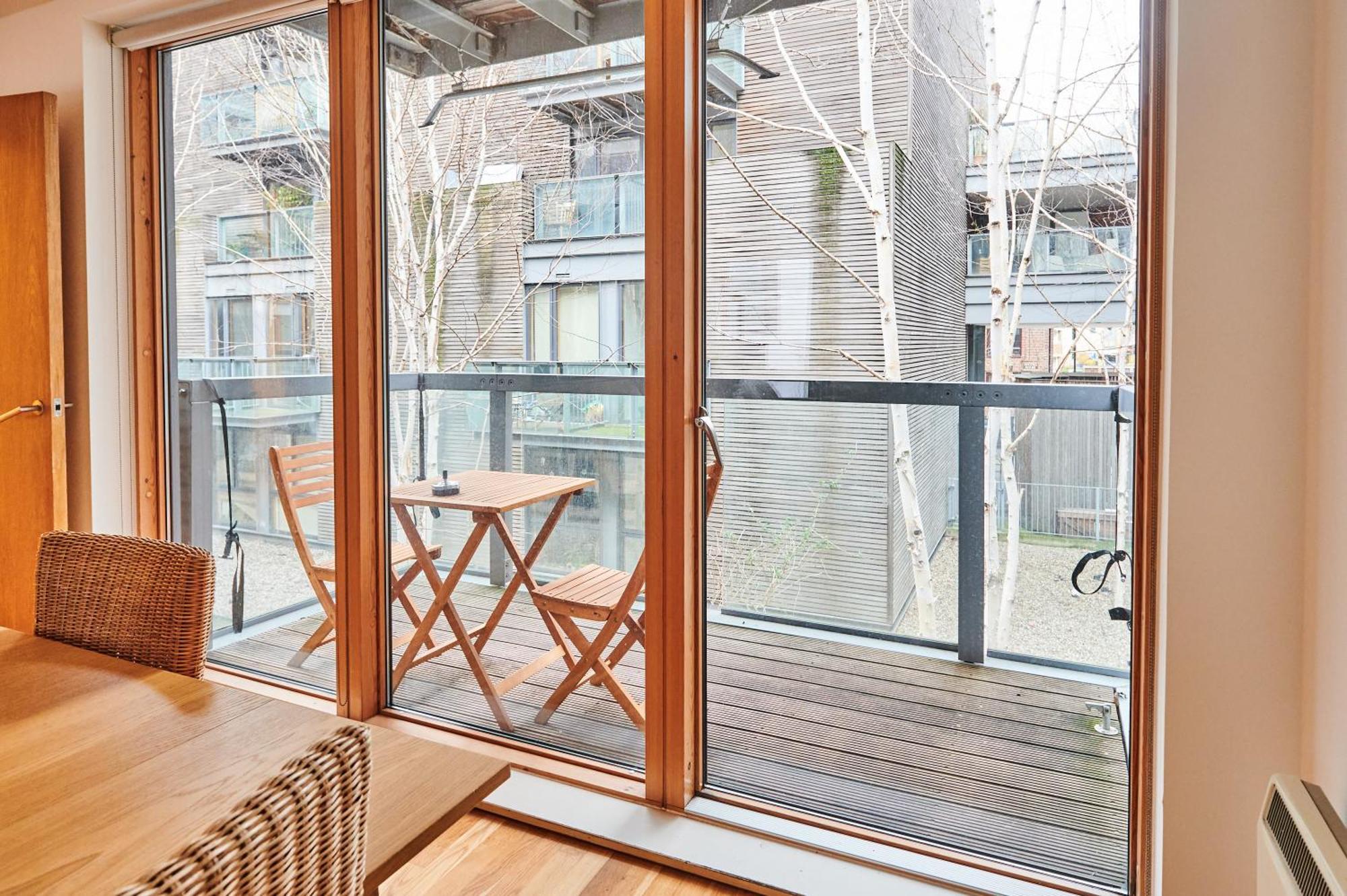 Bright 2 Bedroom Flat In Old Street With Balcony Londen Buitenkant foto